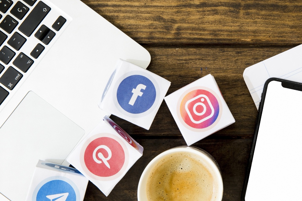 Mehr über den Artikel erfahren Mehr als Werbung: Wie Unternehmen mit Content Marketing Vertrauen aufbauen und Kunden gewinnen 